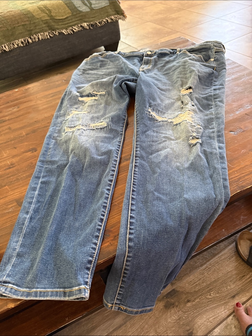 Ava & Viv women's Relaxed Distressed Blue Jeans Plus Size 22W